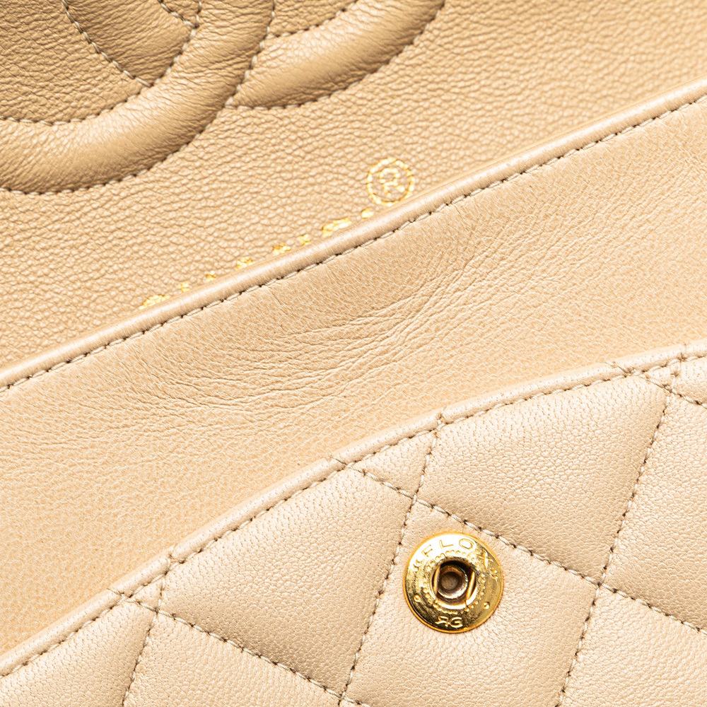Pre-Loved Chanel Medium Classic Lambskin Double Flap - Picture 11 of 12